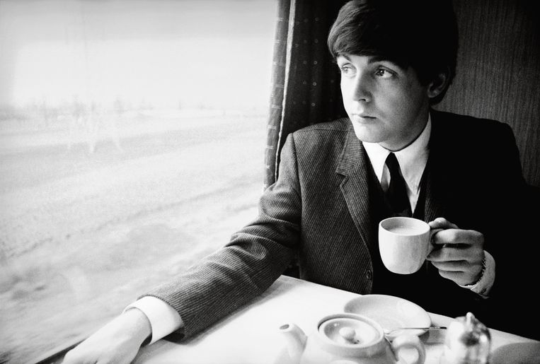 Paul McCartney, gefotografeerd door Harry Benson in 1964. Beeld Harry Benson