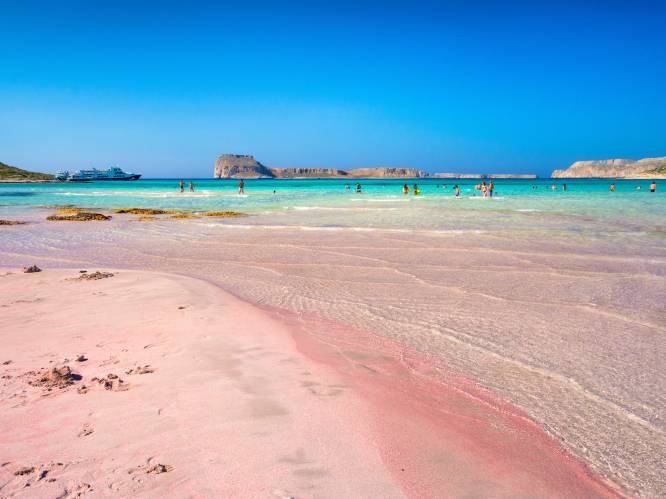 Van ‘Pink Beach’ tot een snorkelparadijs: deze stranden zijn verkozen tot de mooiste van Europa