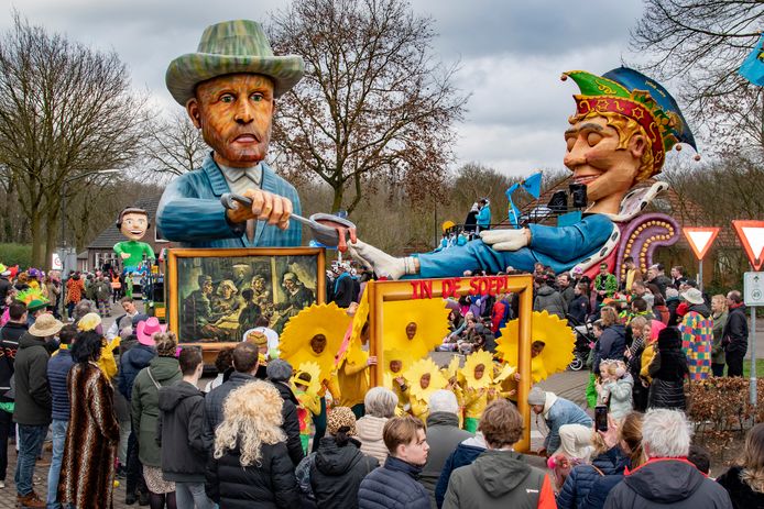 aanbidden evolutie cafe Haaikneuterrijk pakt weer uit met spectaculaire carnavalswagens | Zo viert  Midden-Brabant carnaval | bd.nl
