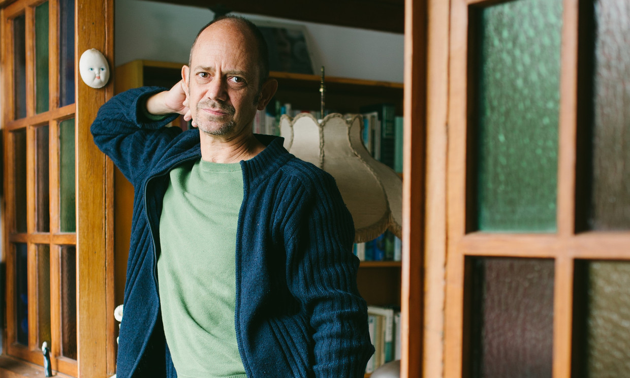 ‘Ik heb een hekel aan de eerste versies van mijn boeken. Die zijn bagger.’ Beeld RETHA FERGUSON