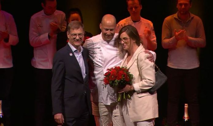 Wouter van Laarhoven  van restaurant Alma ontvangt een Michelinster