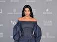 Robe moulante et dénudée: Kim Kardashian se rend au Vatican sans respecter le code vestimentaire