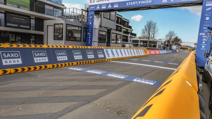 De hekken aan de finish van de E3 Harelbeke.