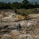 De strijd om de jungle: diep in het Amazonewoud vindt een onevenwichtige gevecht om zijn rijkdommen plaats