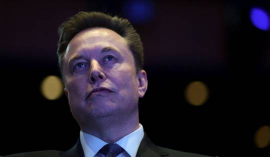 Elon Musk vergelijkt EU met nazi-Duitsland, Poolse minister reageert: ‘Ga naar Mars. Daar is geen censuur op nazi-groeten’