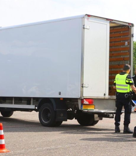 Bestuurders betrapt zonder rijbewijs en onder invloed: tientallen boetes bij grote verkeerscontrole in Den Bosch