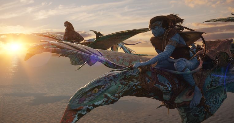 Neytiri (Zoe Saldana) en Jake Sully (Sam Worthington) in 'Avatar: The Way of Water'. Beeld 20th Century Studios