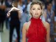 Amber Heard laat in de rechtbank keer op keer een sterk staaltje ‘dress to suggest’ zien
