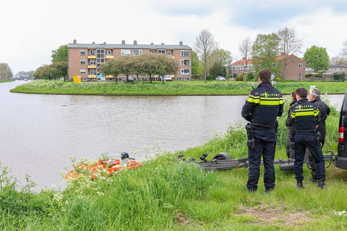 De politie doet onderzoek naar de ontbrekende lichaamsresten van een vermoorde hond.