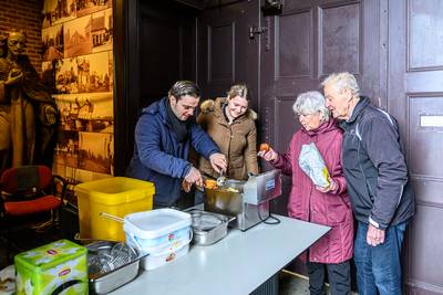 Welk dorp geeft guller voor dochter overleden brandweerman: Stampersgat of Standdaarbuiten?