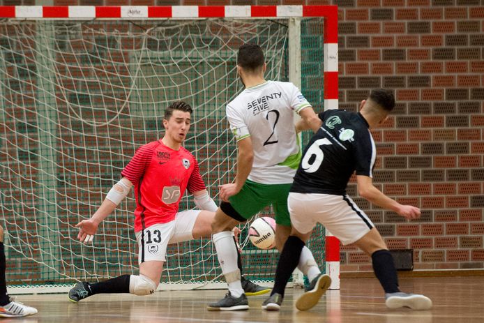 Alpay Yuzgec, hier als keeper van WSV, is opgeroepen voor het Turkse nationale zaalvoetbalteam.