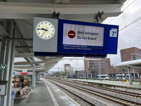 Zo’n 200 euro aan taxikosten door treinstoring, maar krijg je dat ook vergoed?