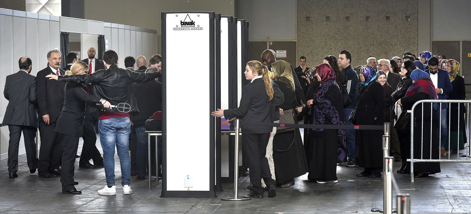 Recordopkomst in Nederland verwacht voor Turks referendum Foto AD.nl