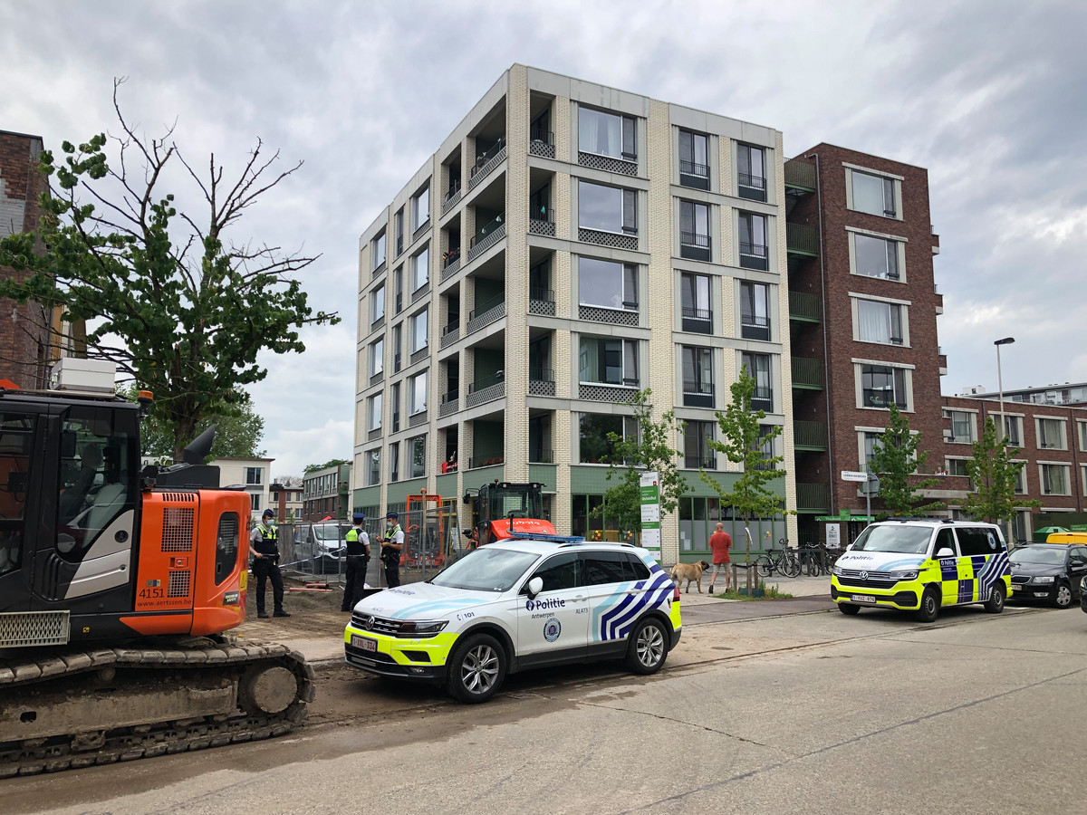 32-jarige arbeider overlijdt na ongeval met slijpschijf | Foto | hln.be