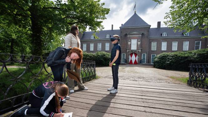 ‘Leerlingen steken hun hoofd even in een andere wereld’ dankzij tocht door Heeze met VR-bril