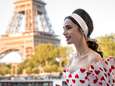 TikTokker ontdekt montagefout in derde seizoen van 'Emily in Paris’: “Parijs heeft twee Eiffeltorens”