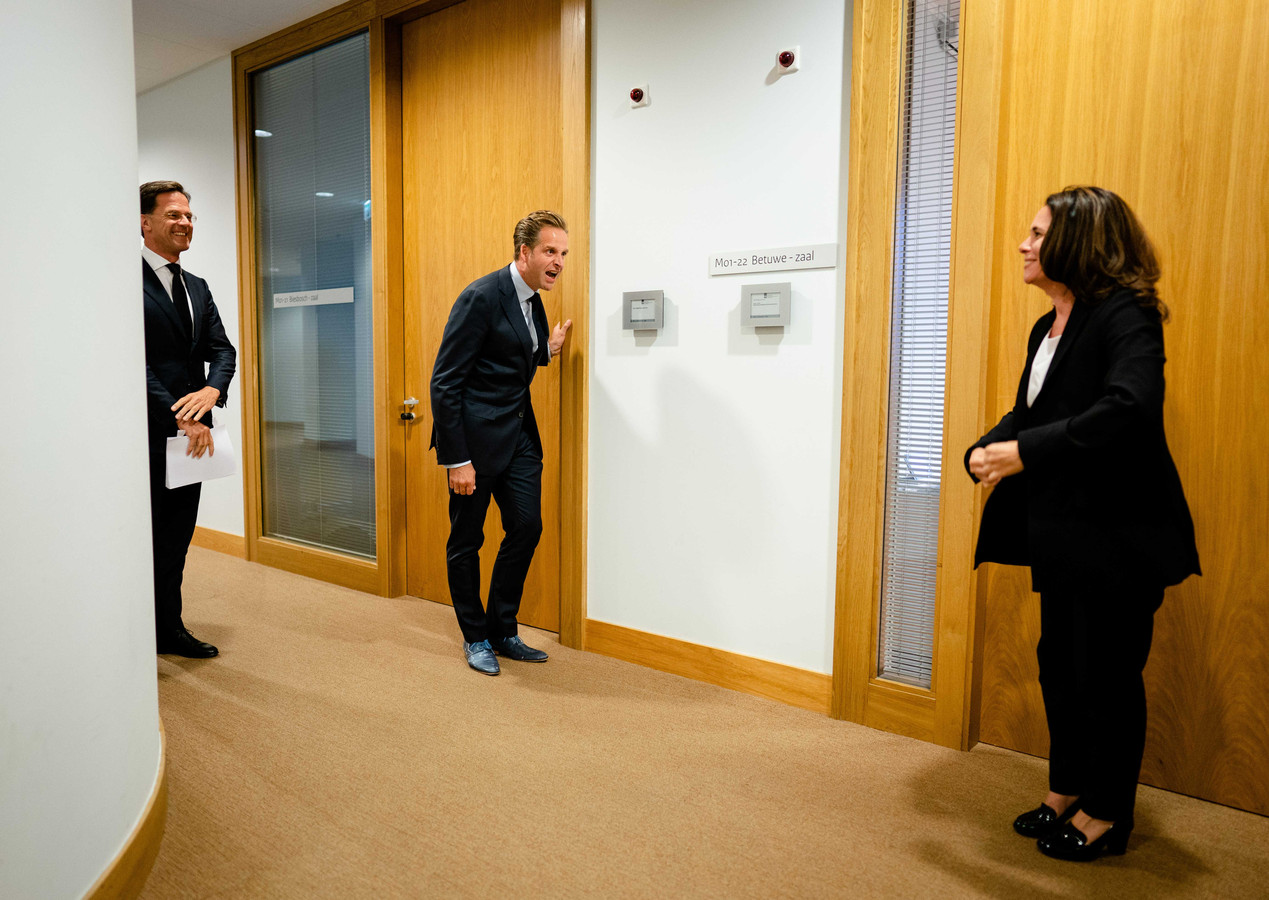 De Minister Van De Schoenen Kan Ook Schofterig Hard Werken Foto Ad Nl