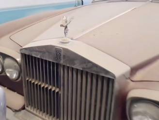 Duizenden verlaten sportwagens in de woestijn in Dubai: het mysterie ontrafeld
