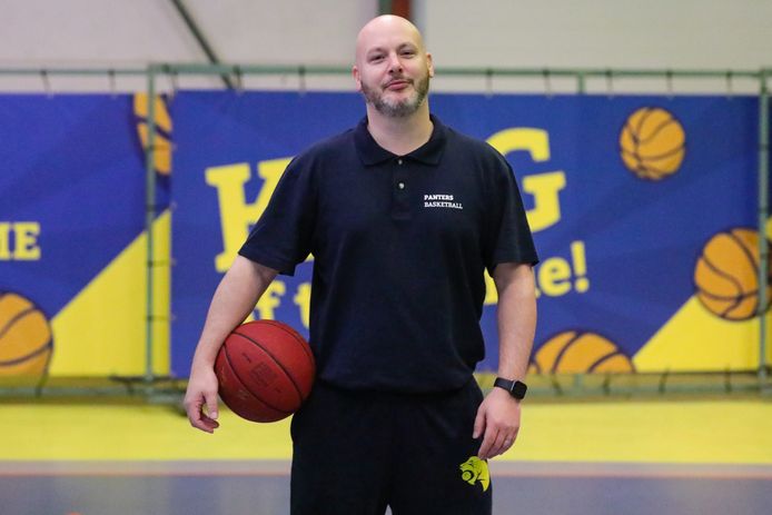 Panters Baasrode A coach Tim Van Buggenhout.