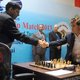 Carlsen boekt eerste zege in tweekamp