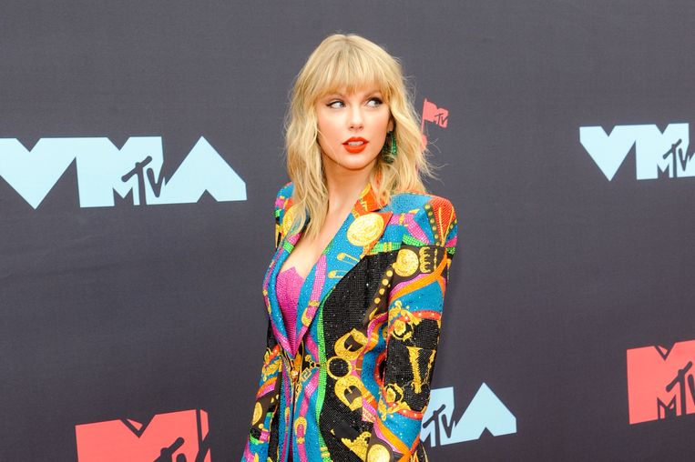 10 Uur In De Rij Maar Dan Wel Exclusief Bij Taylor Swift Muziek