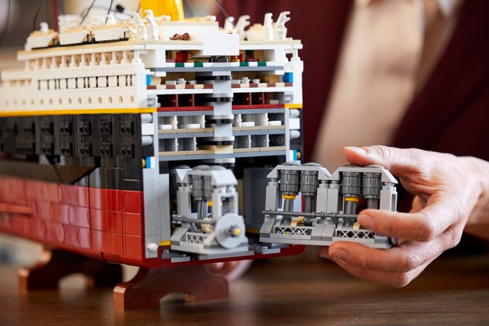 630 voor legodoos: Titanic is met 9090 blokjes grootste bouwset ooit | Nieuws | AD.nl