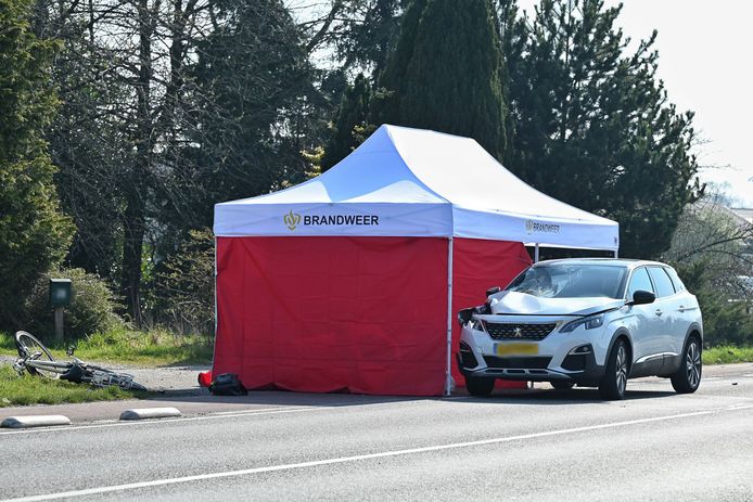 Een 16-jarige jongen uit Tilburg is woensdagochtend overleden bij een ongeval in zijn woonplaats.