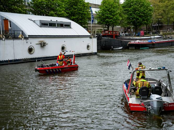 Brandweer en politie rukken uit voor persoon te water in Wijnhaven, maar melding blijkt loos