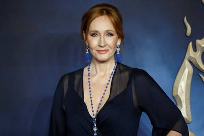 Toeval of niet? J.K. Rowling schrijft over personage dat online wordt bedreigd... vanwege transfobie