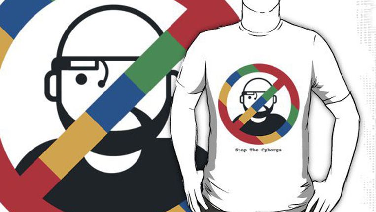 Anti-Google Glass-poster en T-shirt. Beeld Stop The Cyborgs