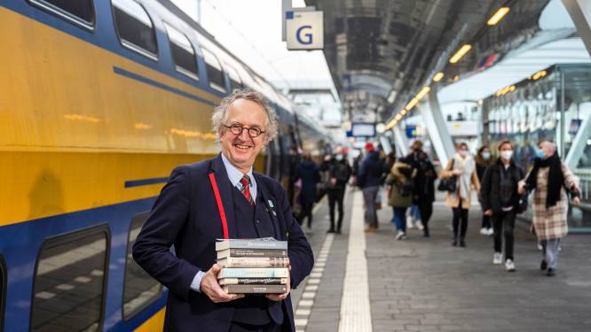 Even snel een boek lenen voor je de trein instapt? Rozet opent bibliotheek op Arnhem Centraal