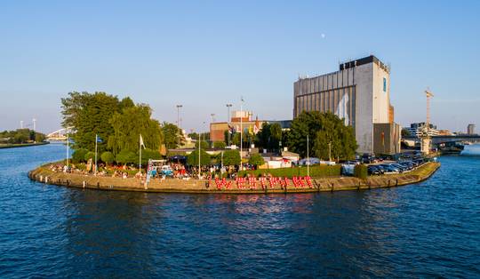 Van verborgen binnentuin tot terras aan het water: 15 zomerse terrassen getipt door kenners