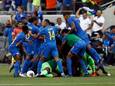 Feest bij de spelers van Curaçao, die het mogen gaan opnemen tegen wereldkampioen Argentinië.