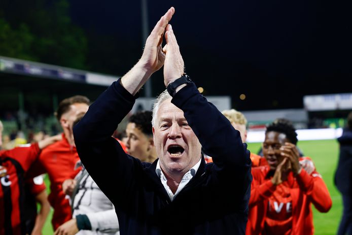 Willem II-trainer Peter Maes: ,,We zijn altijd blijven geloven, dat wordt beloond.”