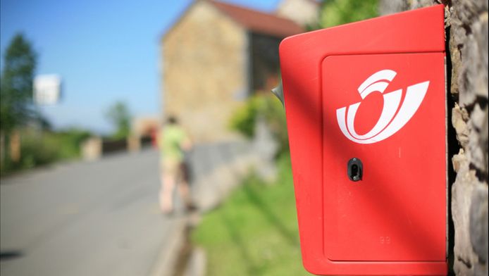 Bpost blijft aantal rode brievenbussen verminderen | Binnenland | hln.be