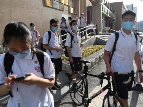 EN DIRECT: Pékin referme toutes les écoles et appelle ses habitants à ne pas quitter la ville