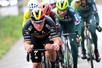 Paris-Nice: Skjelmose s’offre la 6ᵉ étape devant McNulty qui reprend le maillot jaune, Evenepoel 4ᵉ