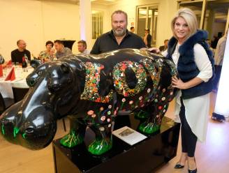 17 nijlpaarden leveren 35.000 euro op