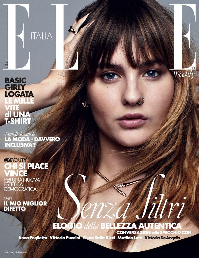 Victoria De Angelis op de cover van Elle.