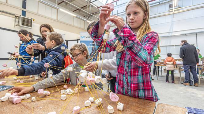 Bouwen met marshmallows (en ze stiekem opeten): kinderen maken in Zwolle kennis met techniek op Makersfestival
