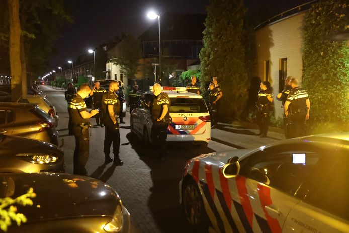 Politie doet onderzoek na een schietincident bij de Minister Talmalaan in Rijswijk.