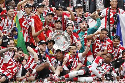 Voetbalwereld feliciteert kampioen PSV