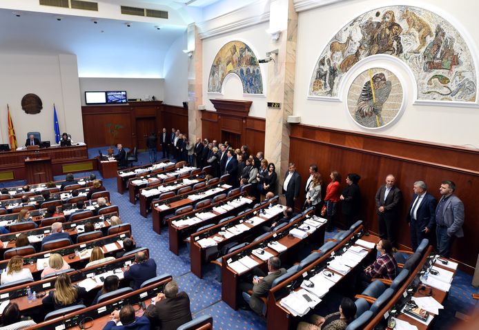 Een deel van de Macedonische oppositie boycot in het parlement de stemming over de  naamsverandering van Macedonië naar ‘Republiek Noord-Macedonië’ en weigert te gaan zitten.