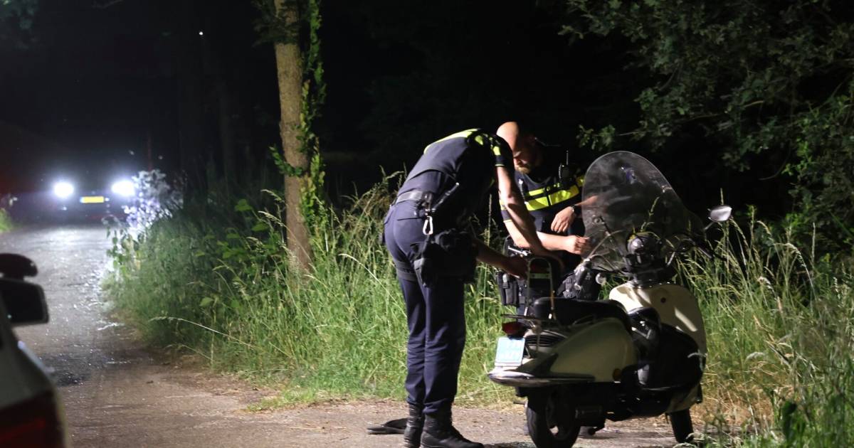 auto crasht in Beek en Donk • wandelaars aangereden in Liempde.