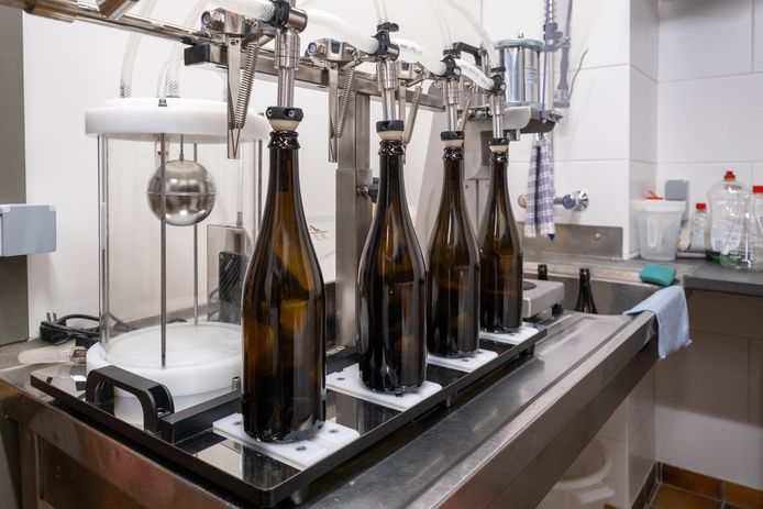 Walter Verbruggen in zijn brouwerij Karrelees.
