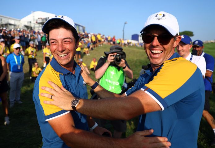 McIlroy celebrates with famous Norwegian golfer Viktor Hovland.