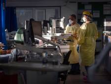Au Royaume-Uni, jusqu'à 90% des malades du Covid-19 en soins intensifs n'ont pas eu de dose de rappel