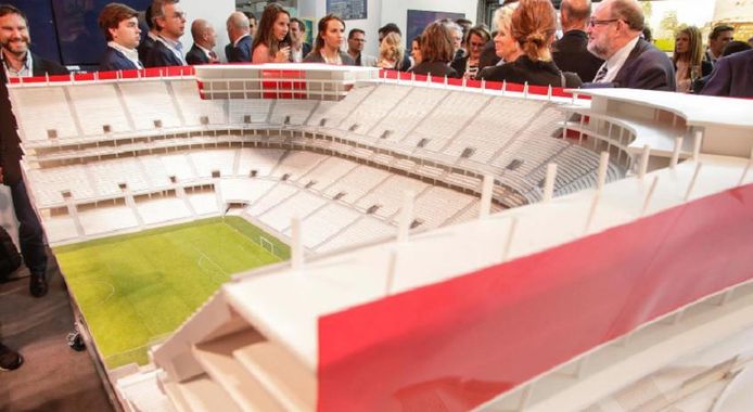 De maquette van het Eurostadion werd een klein jaar geleden aan de pers voorgesteld.