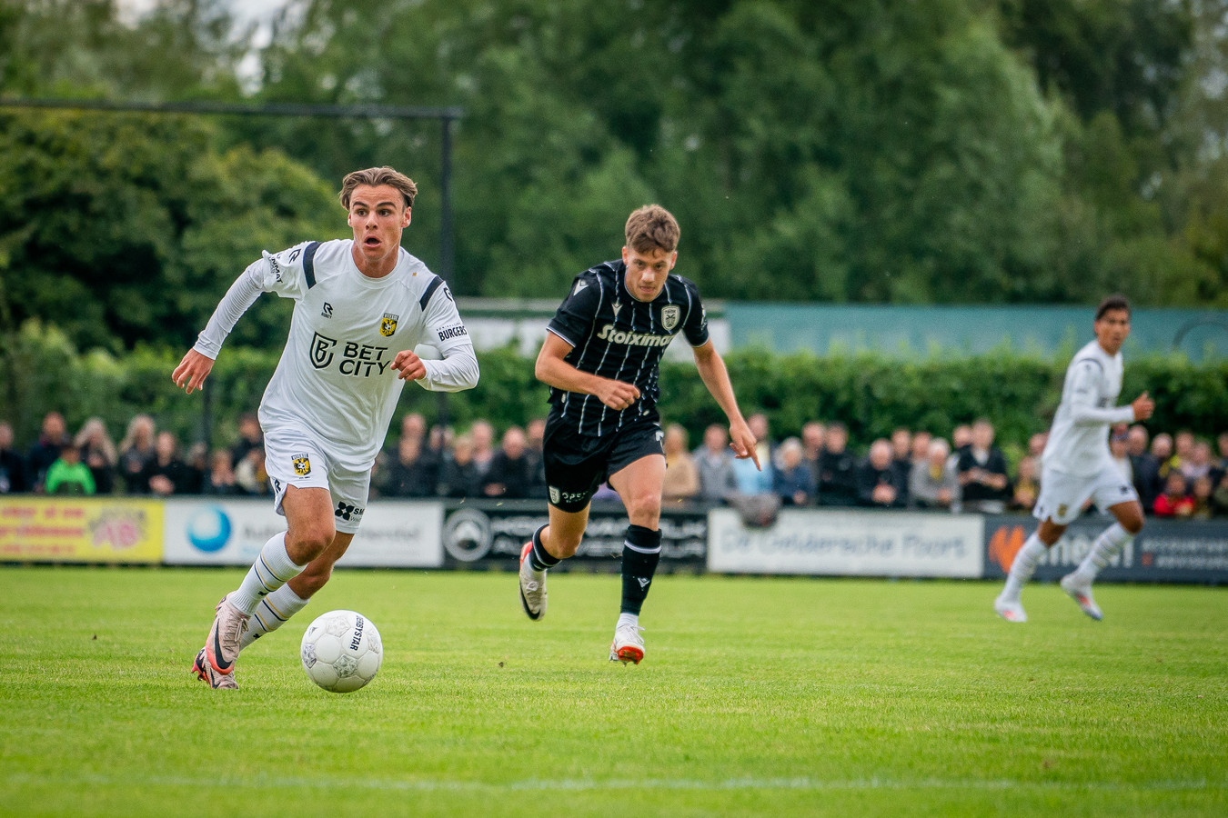 Vitesse-trainer Van den Brom houdt vertrouwen in Franke én ...