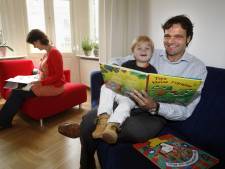 Advies: zes weken betaald verlof voor moeder én vader